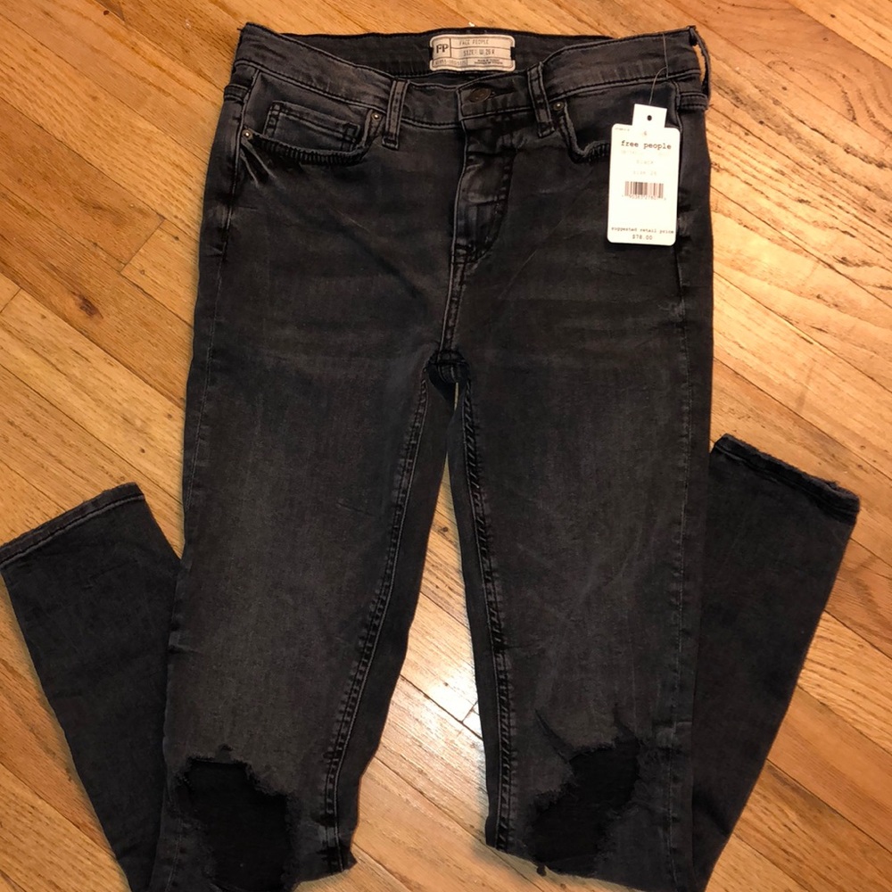 BNWT Free People skinny jeans!  26R